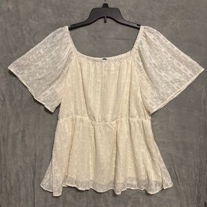 Bloomchic Plisse Mesh Ivory Blouse Size 1X (14-16)